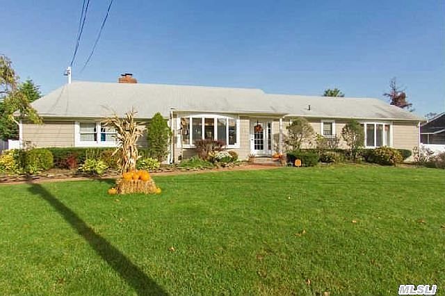 1st image of 20 Lucinda Dr