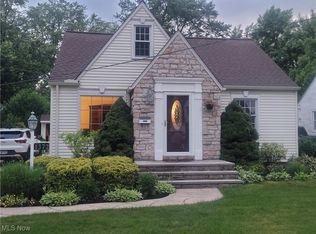 1372 Mayfield Ridge Rd, Mayfield Heights, OH 44124