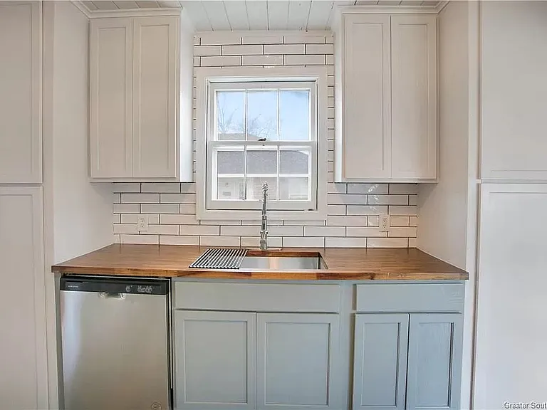 3809 Common St — Photo 8