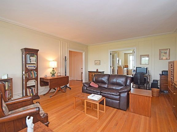 5th image of 3900 Rose Hill Ave Unit 703B