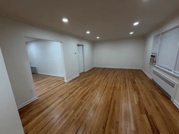 266 Madison St, Franklin Square, NY