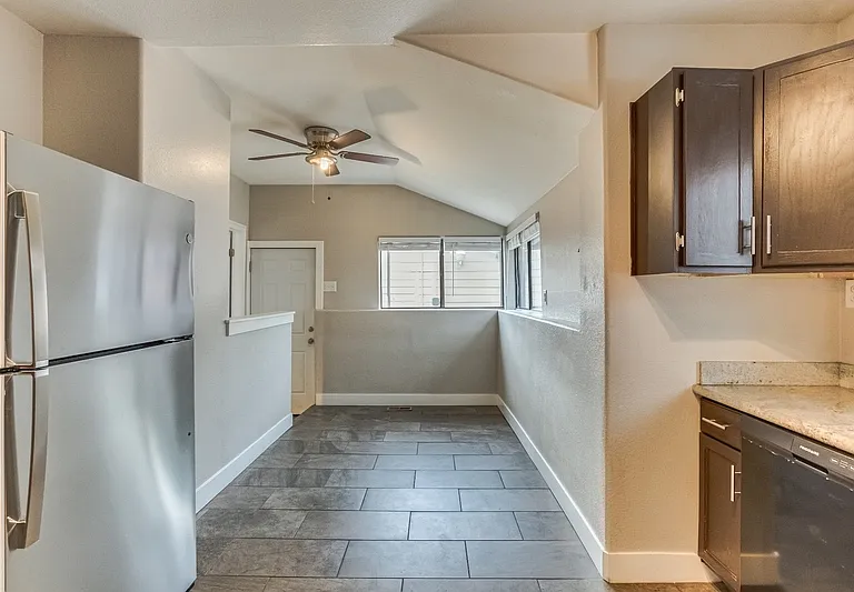 4435 N Clay St — Photo 15