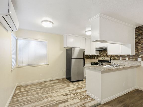 5th image of 1026 N Bonnie Brae St #0