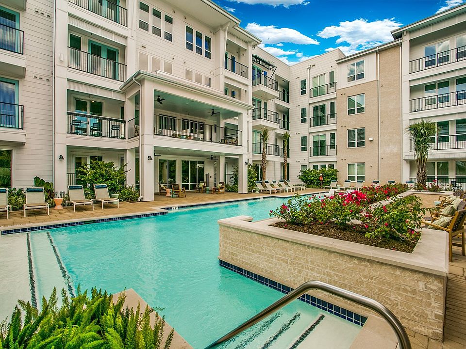 1st image of 3900 Dacoma St #9175229