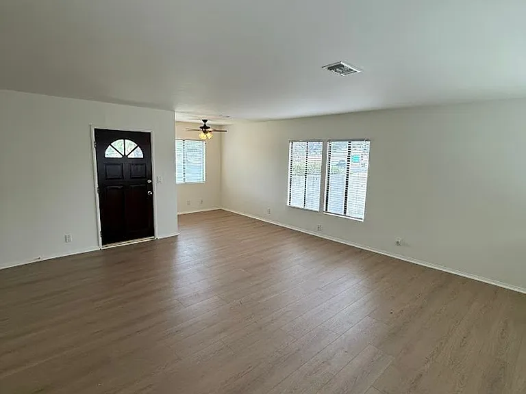 10866 Gerald Ave — Photo 4