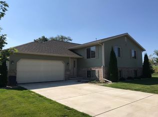 5377 Quarry Hill Dr, Fitchburg, WI 53711