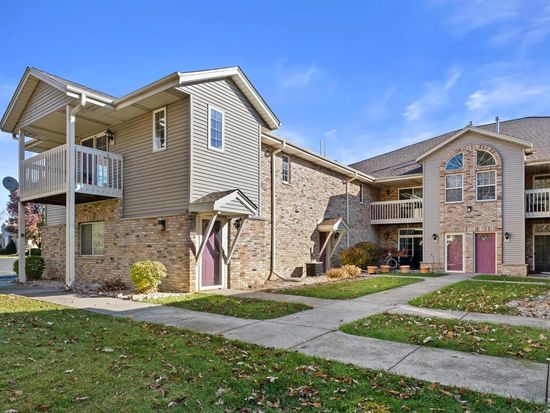 9151 South Aspen DRIVE #7, Oak Creek, WI 53154