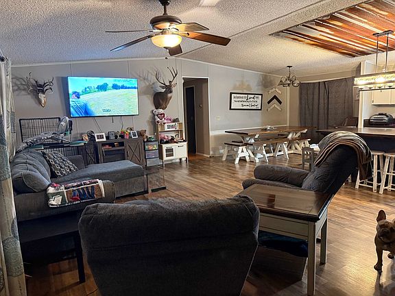 5th image of 18 Jane Dr