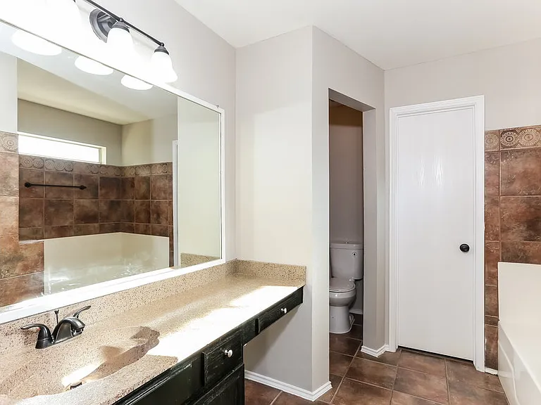1755 Reynolds St — Photo 12