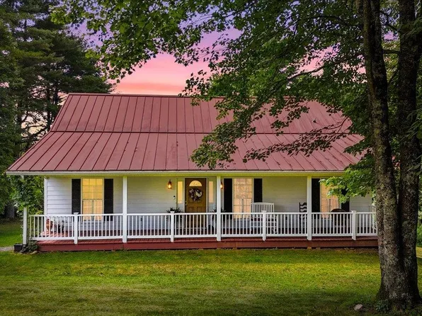 210 Blue Lake Ln, Laurel Fork, VA 24352