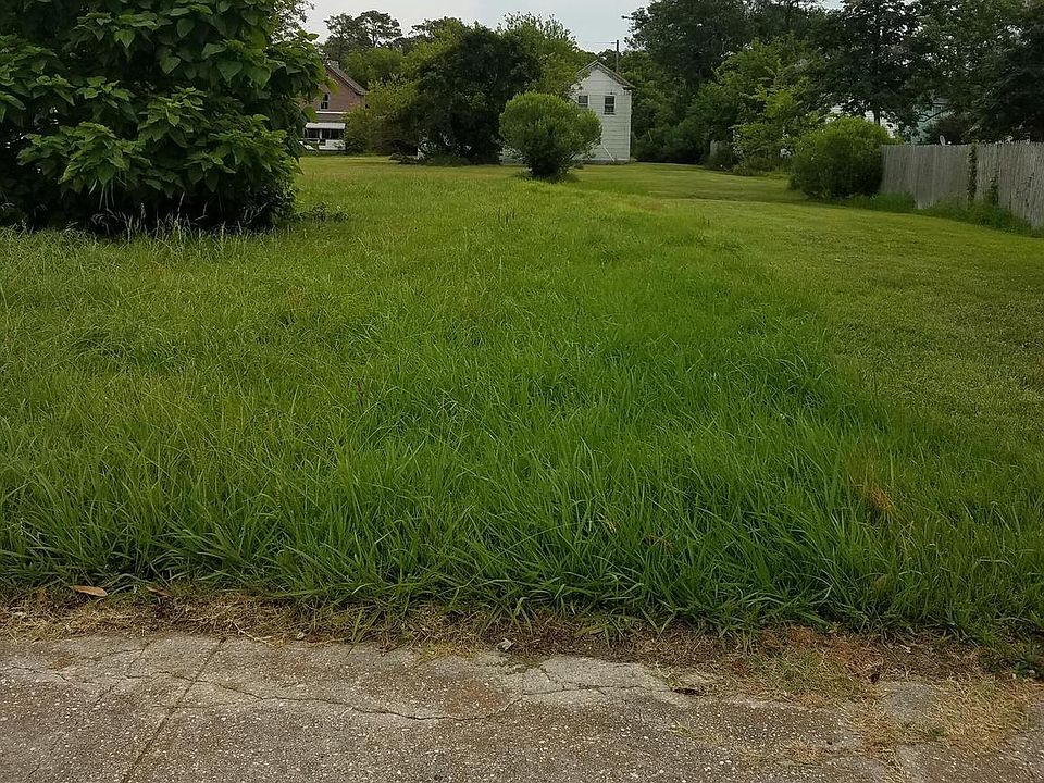 2nd image of 111 2nd St