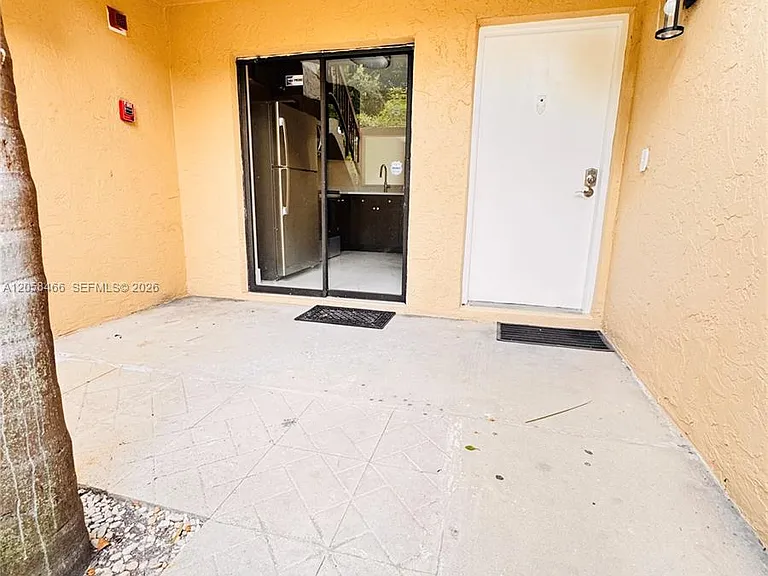 3939 NE 5th Ave #C106 — Photo 22