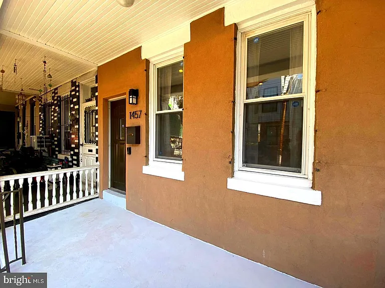 1457 N Corlies St — Photo 2
