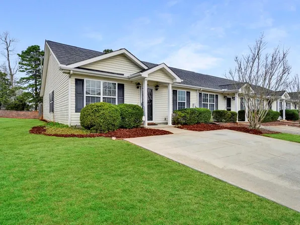 205 Shamrock Dr, Greenwood, SC 29649