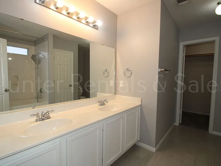 6712 Taree Loop — Photo 17