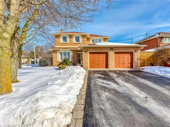 2900 Arlington Dr, Oakville, ON L6J 6R7