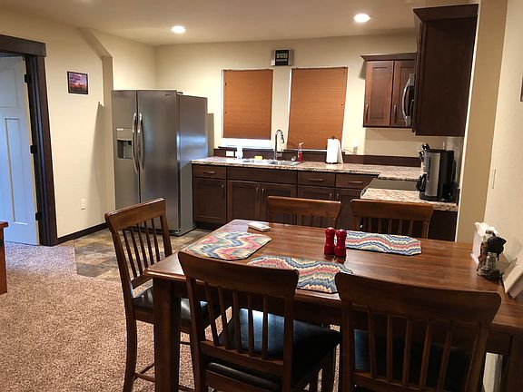 Kitchen/eating area