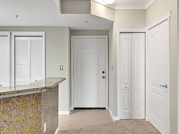 4th image of 5060 Fairways Cir #101