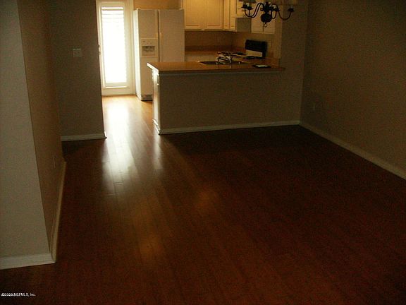 2nd image of 319 Redwood Ln