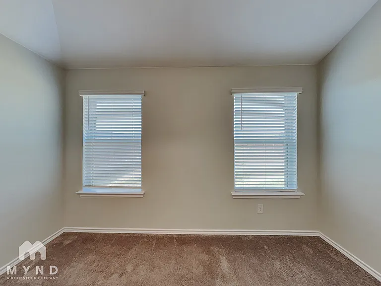 529 Paloma St — Photo 12