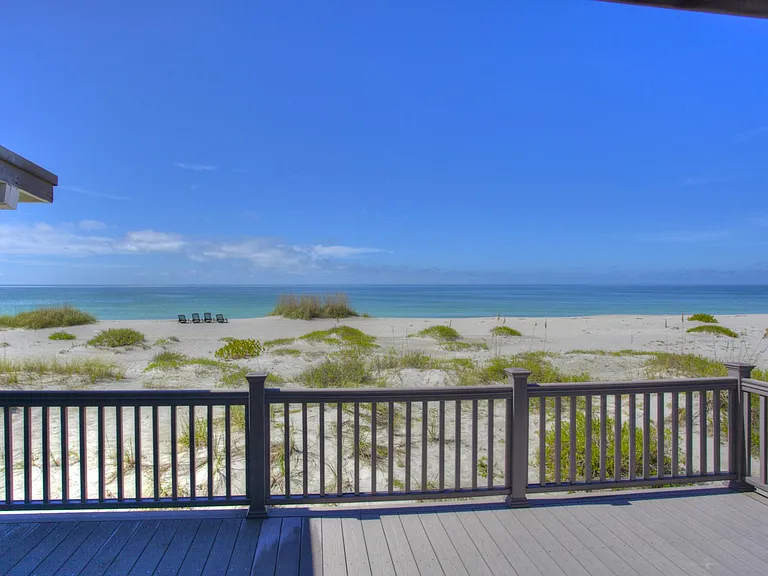 2833 Gulf Of Mexico Dr — Photo 14