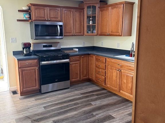 3rd image of 2011 W Whitner St