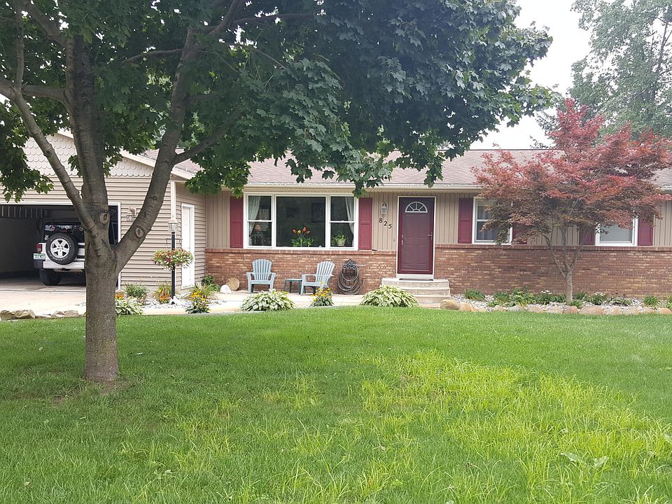 1st image of 825 144th Ave