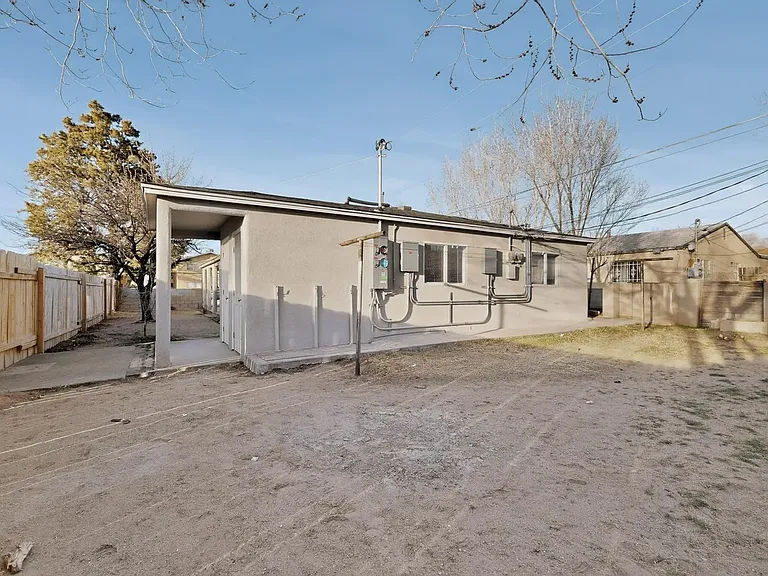 8320 Trumbull Ave SE — Photo 17