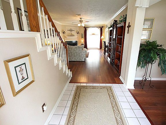 Stunning two story entry way