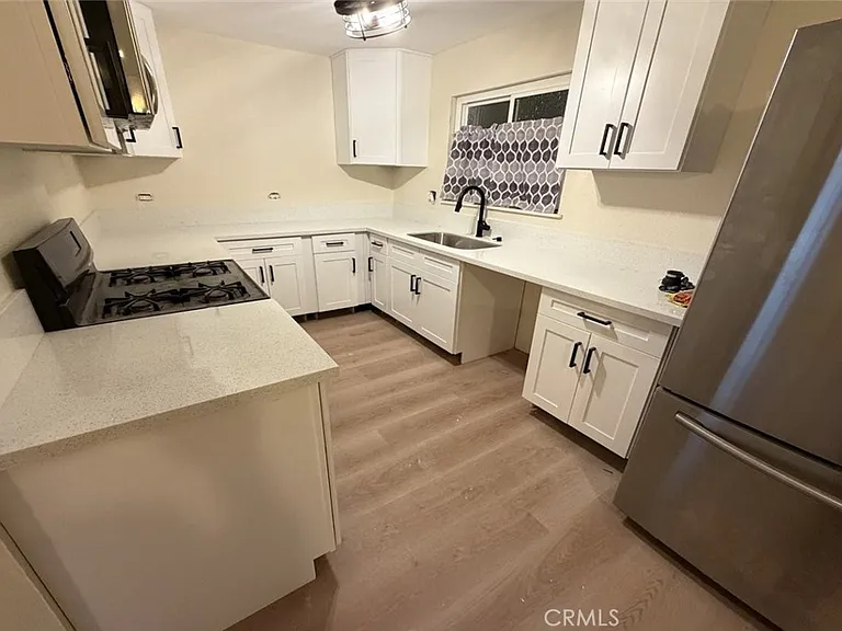 611 Lillian Dr — Photo 7