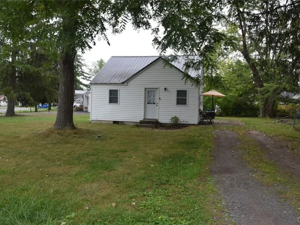6128 Riley Rd, Cicero, NY 13039