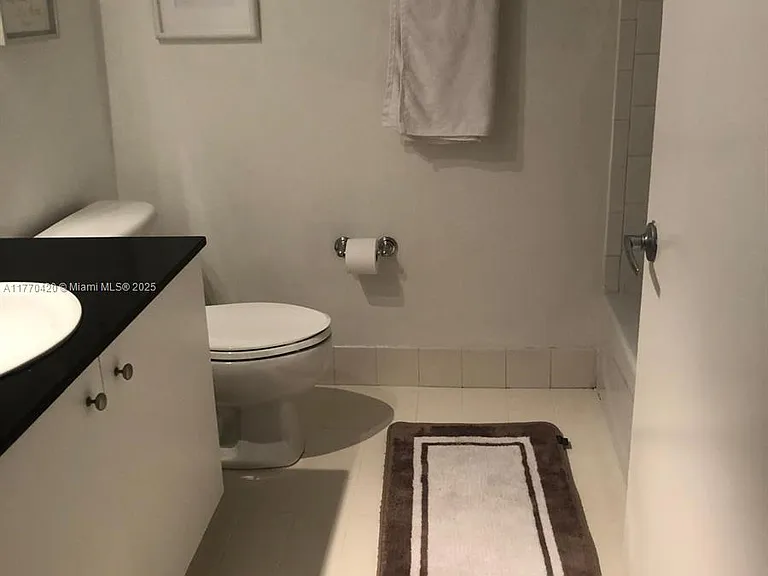 2200 NE 4th Ave #808 — Photo 2