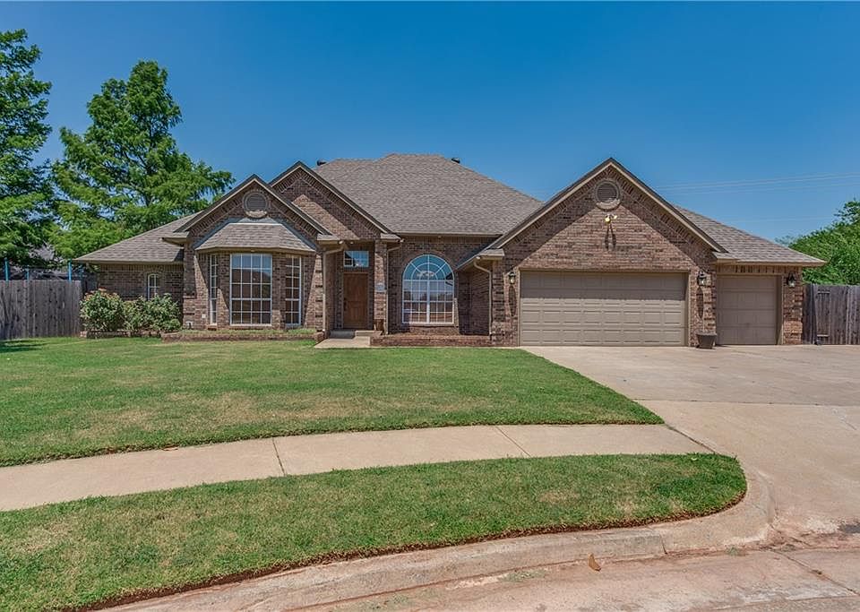 1st image of 805 N Caddell Way