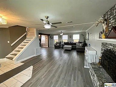 2nd image of 4402 Glennwood Dr