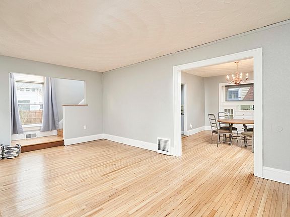 5th image of 319 Beechwood Dr