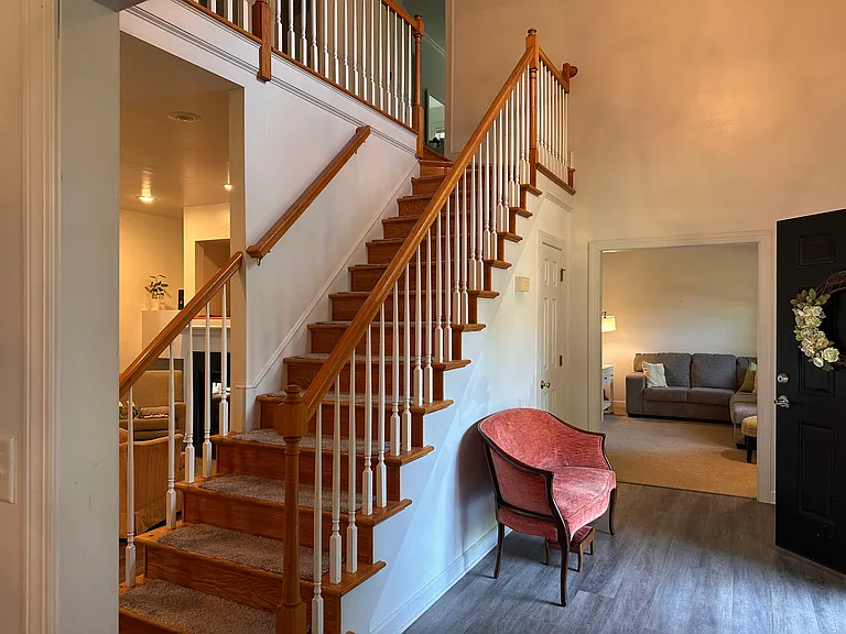128 Great Gln — Photo 2