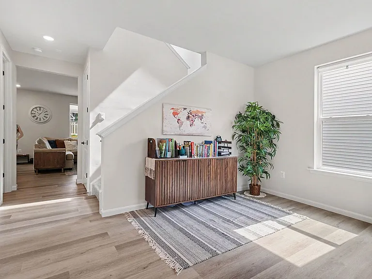 7123 Braxton Ct — Photo 3