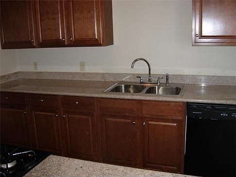 3rd image of 776 Jefferson Ave APT A