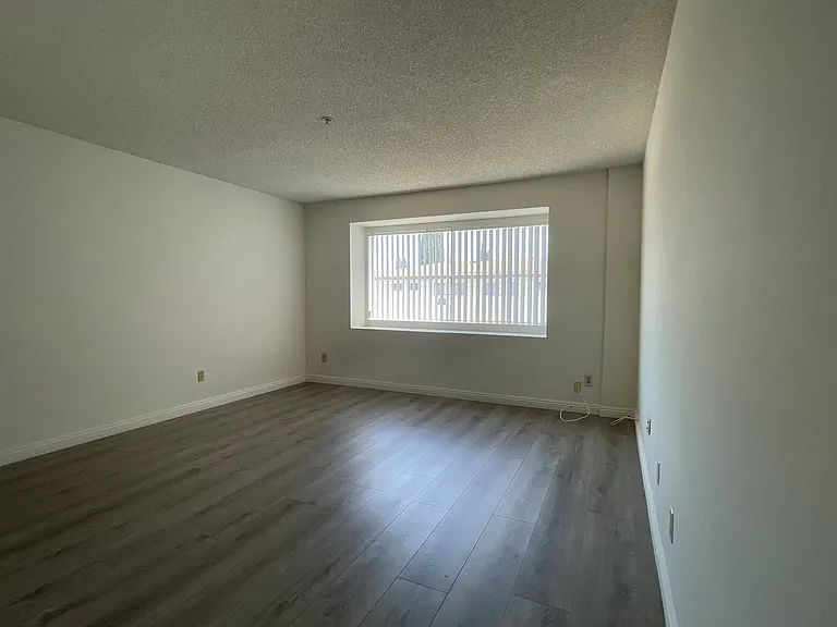 1522 S Baldwin Ave #12 — Photo 6