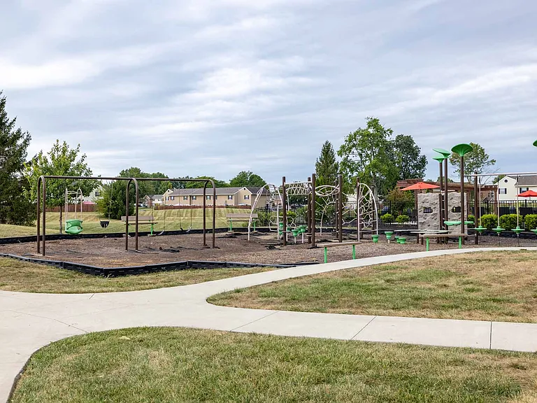 Worthington Meadows — Photo 30