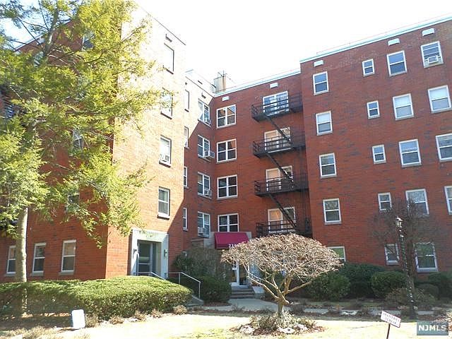 1st image of 2330 Linwood Ave #3C-303C