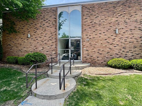 2nd image of 1535 N Van Buren St APT 108