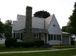 26 Front St, Springfield, VT 05156