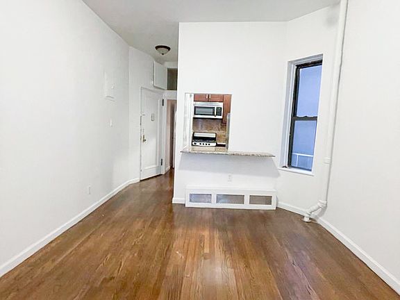 3rd image of 247 E 77th St APT 1C