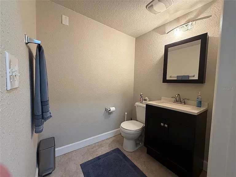 204 E South St #1053 — Photo 12
