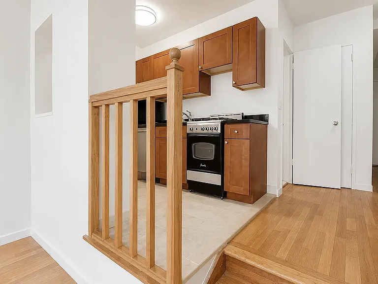 131 E 83rd St #4B — Photo 4