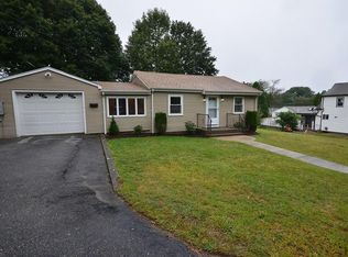 31 Beardsworth Rd, Tiverton, RI 02878