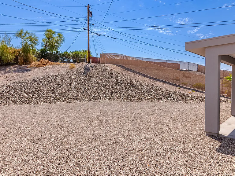 3650 Parkview Dr — Photo 16