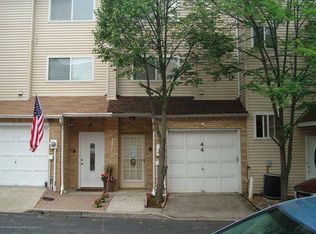 44 Ashley Ln, Staten Island, NY 10309