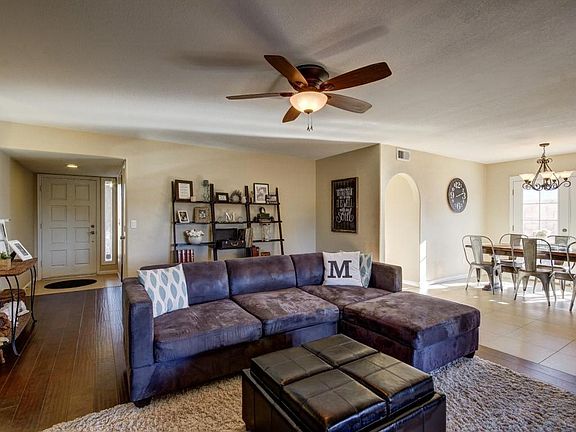 4th image of 3601 W Angela Dr
